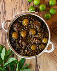 خورشت گوجه سبز